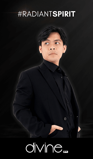 divine person Felix Ezranda hover